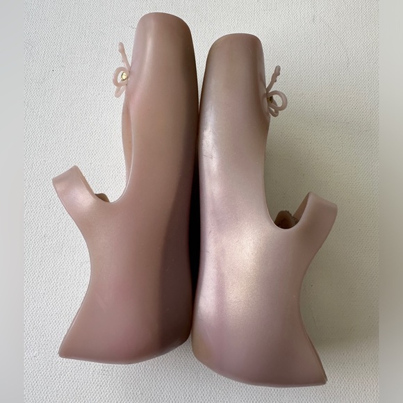 Mini Melissa girl’s Soft Silicone Shoes. Color Pink, Size 8. - Picture 6 of 8